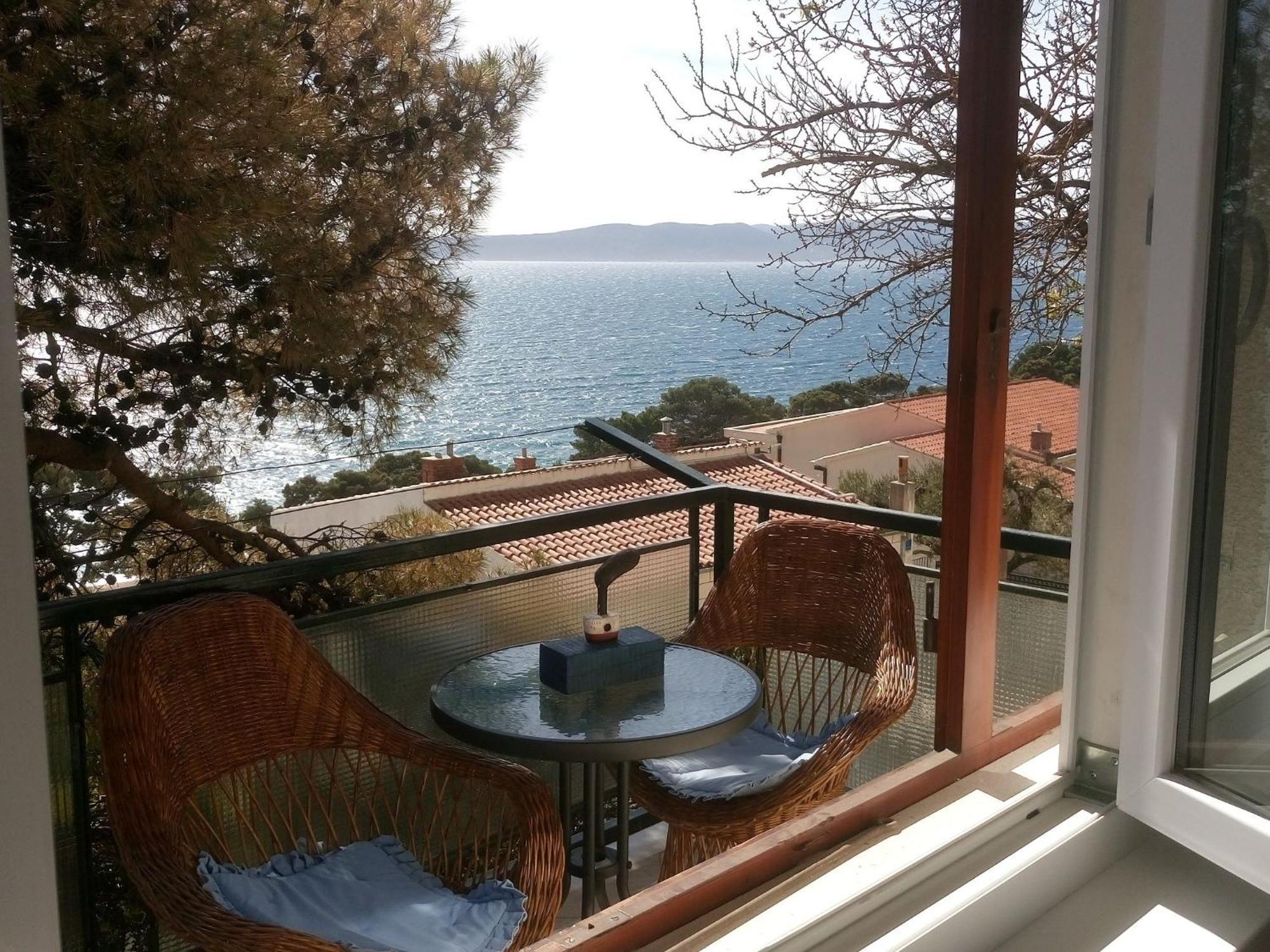 Cozy Apartment With A Balcony And A Sea View Brela Eksteriør billede