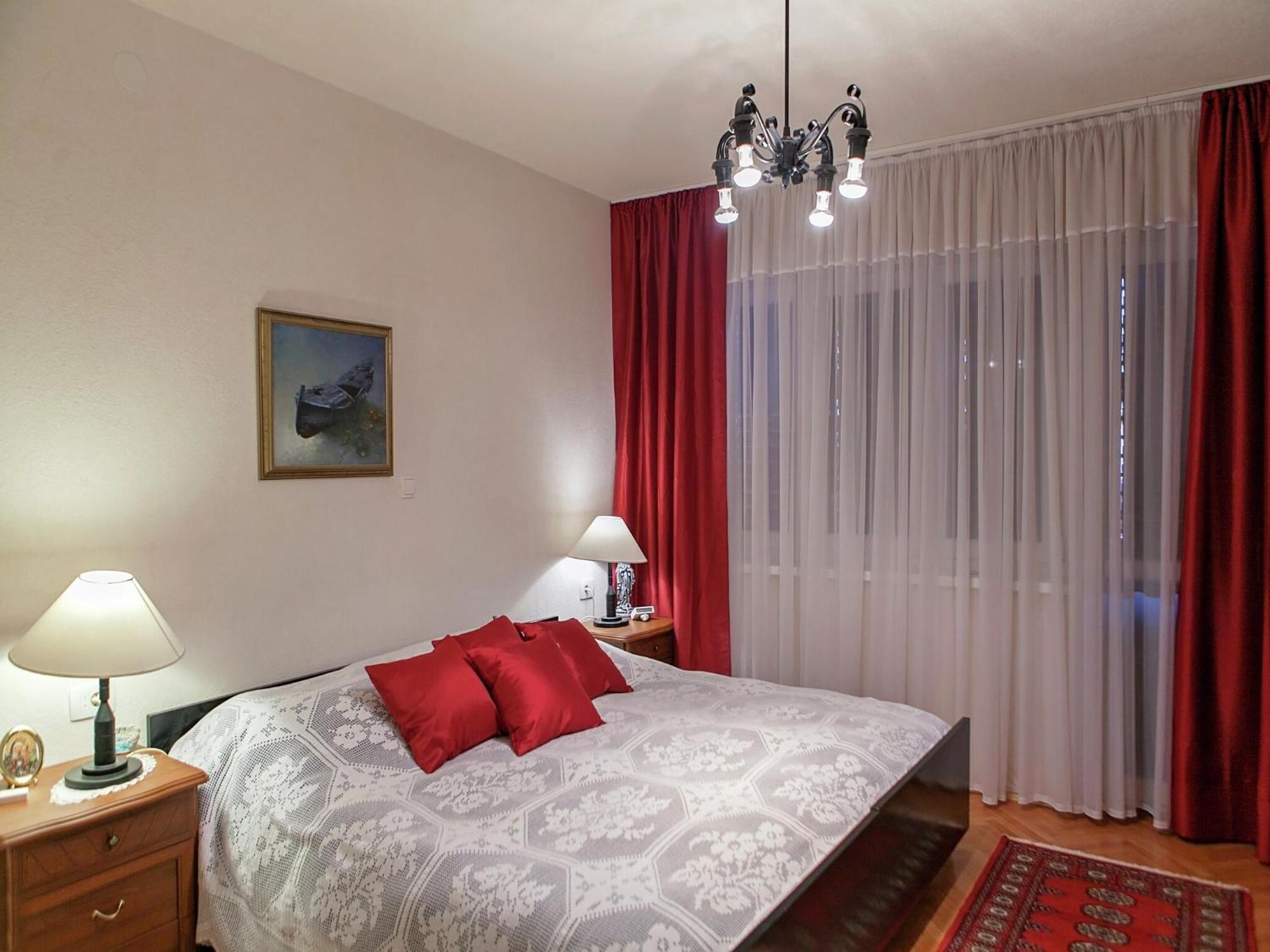 Cozy Apartment With A Balcony And A Sea View Brela Eksteriør billede