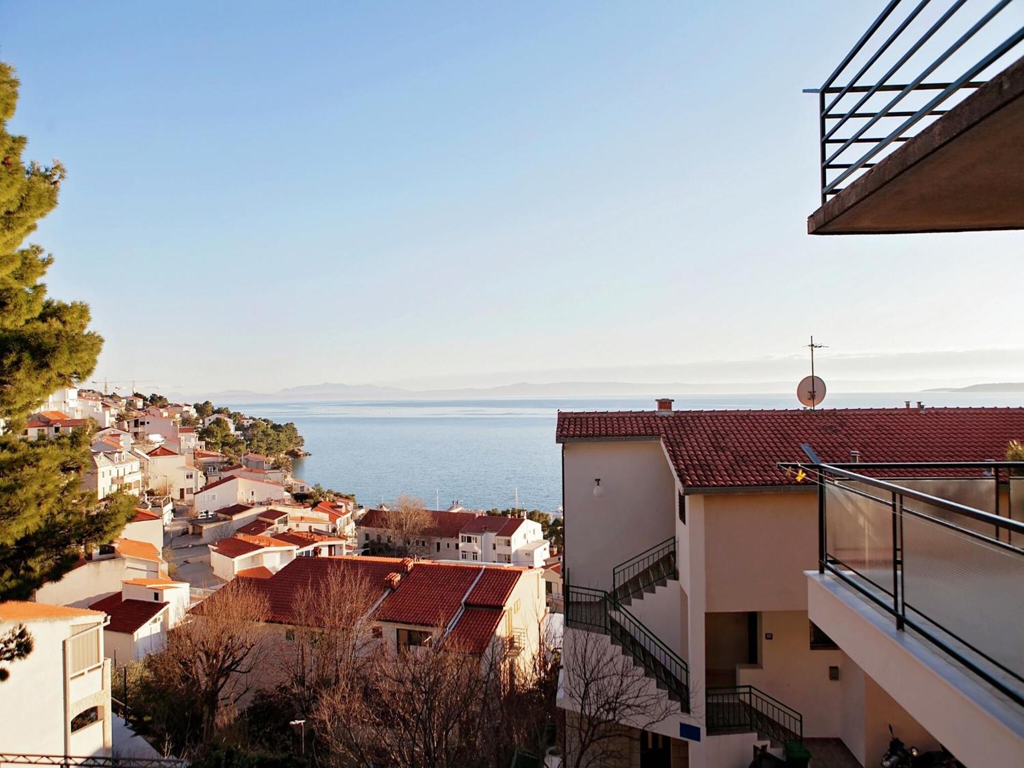 Cozy Apartment With A Balcony And A Sea View Brela Eksteriør billede
